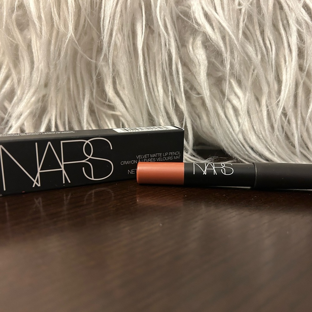 NARS velvet matte lip pencil “bahama”